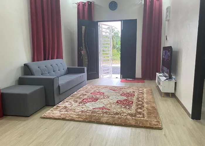 Ainaz Homestay Balik Pulau